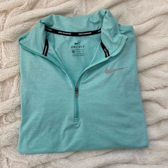 Nike Tops - Women’s Nike quarter-zip